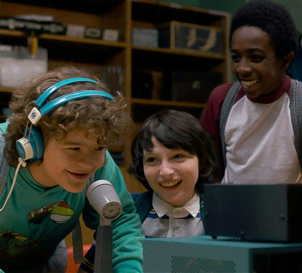 dustin mike stranger things