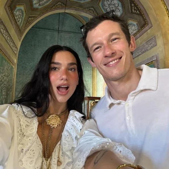 dua lipa and callum turner on holiday