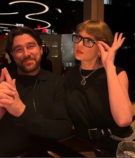 taylor swift in glasses