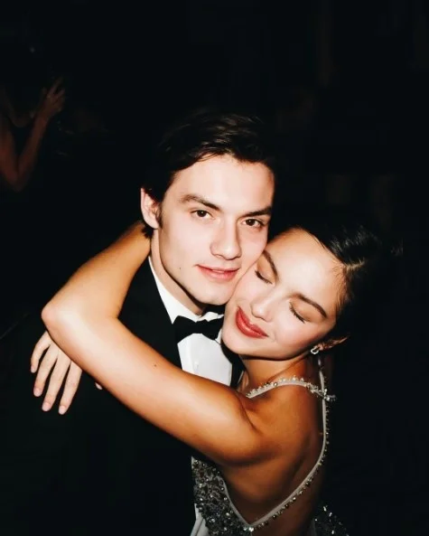 olivia rodrigo and louis partridge