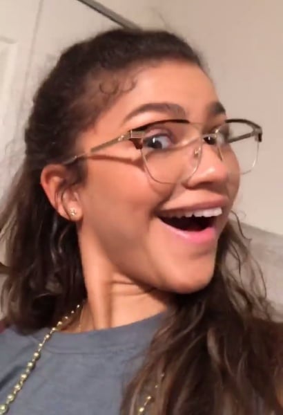 zendaya in glasses